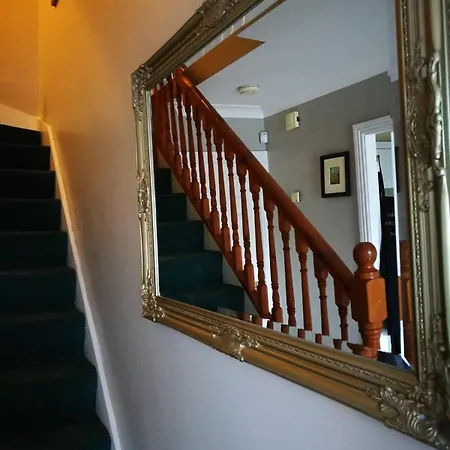 In 12 With Secure Parking * دبلن