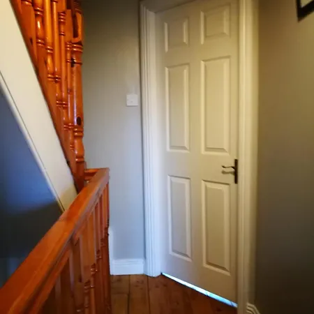 In 12 With Secure Parking بيت للعطل